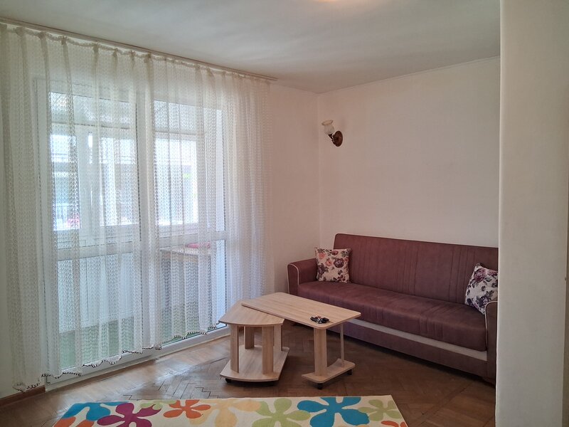 Natiunile Unite, langa Tribunal, Loteria Nationala,