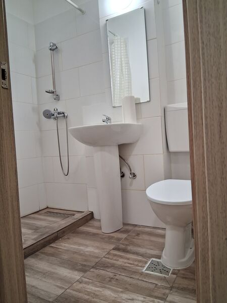 Natiunile Unite, langa Tribunal, Loteria Nationala,